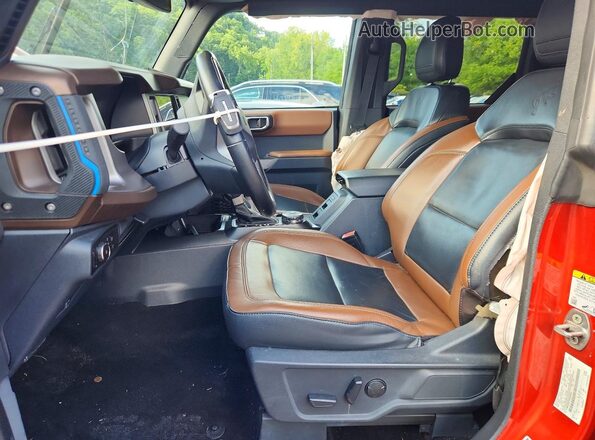 1FMEE5DP7PLB20684 2023 FORD BRONCO Red Front interior view