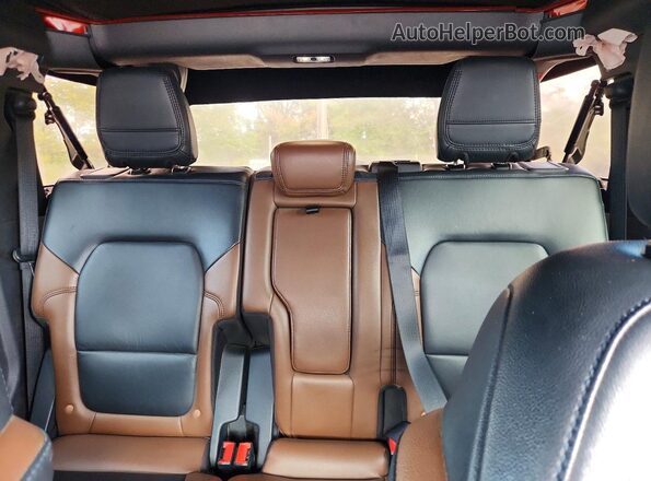 1FMEE5DP7PLB20684 2023 FORD BRONCO Red Rear seats view