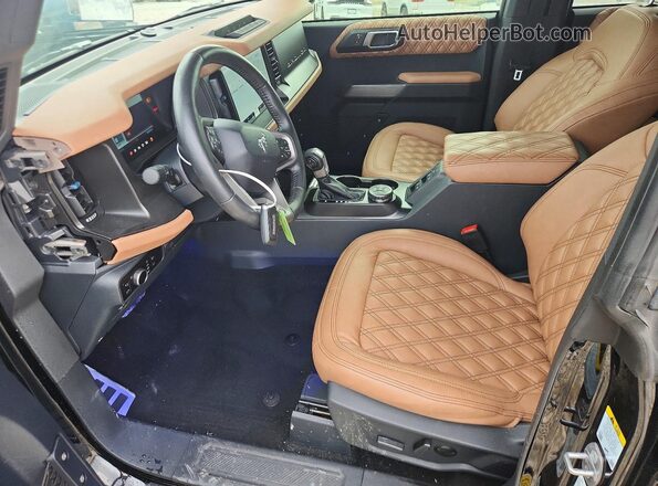 1FMEE5DP7PLB43334 2023 FORD BRONCO Black Front interior view