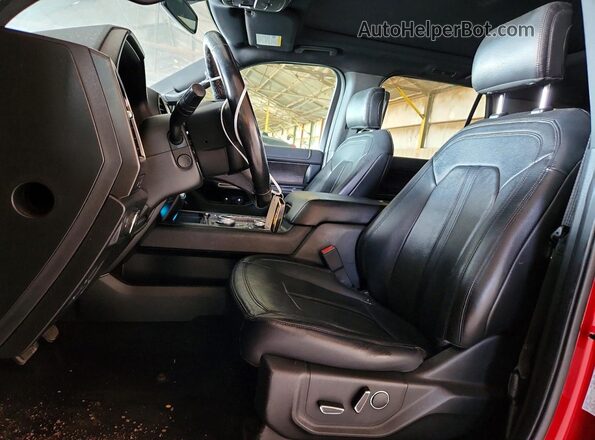 1FMJU2AT4JEA15811 2018 FORD EXPEDITION Красный Вид салона спереди