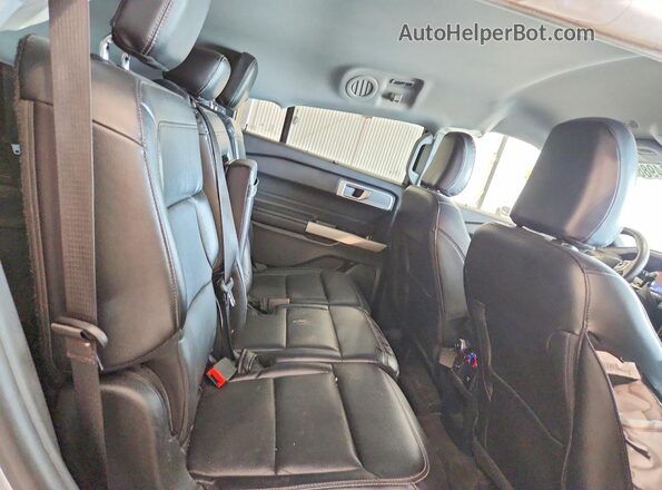 1FMSK7FH4MGB55152 2021 FORD EXPLORER Серебряный Вид задних сидений