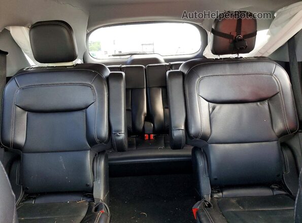 1FMSK7FH8NGA79047 2022 FORD EXPLORER Серебряный Вид задних сидений