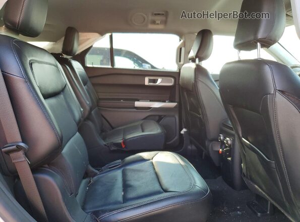 1FMSK7FH8NGA79047 2022 FORD EXPLORER Серебряный Вид задней части салона