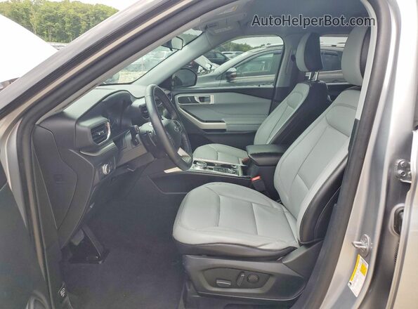 1FMSK8DH5MGA98761 2021 FORD EXPLORER Silver Widok wnętrza z przodu