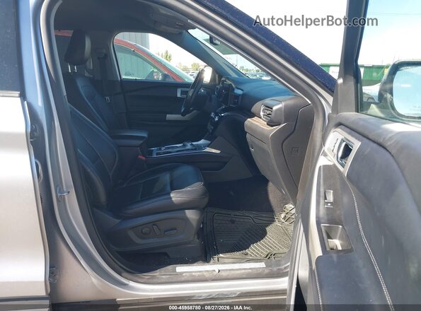 1FMSK8FH8MGA88237 2021 FORD EXPLORER Silver Front interior view