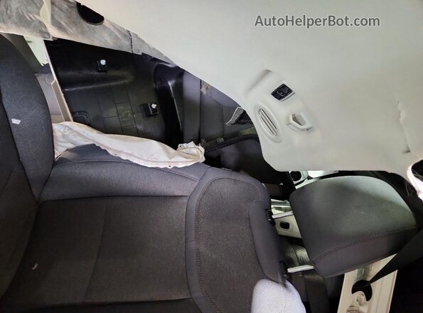 1FMUK8DH0TGA12893 2026 FORD EXPLORER Charcoal Вид задніх сидінь