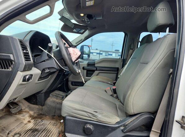 1FT7W2B60HEE71073 2017 FORD F250 White Widok wnętrza z przodu