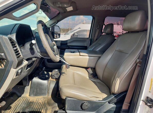 1FT7W2BT6HEE27102 2017 FORD F250 White Вид салону спереду