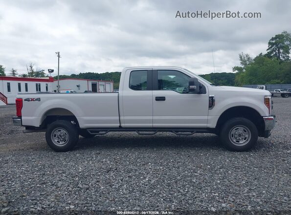 1FT7X2B63JEC84137 2018 FORD F-250 White Vista interior trasera