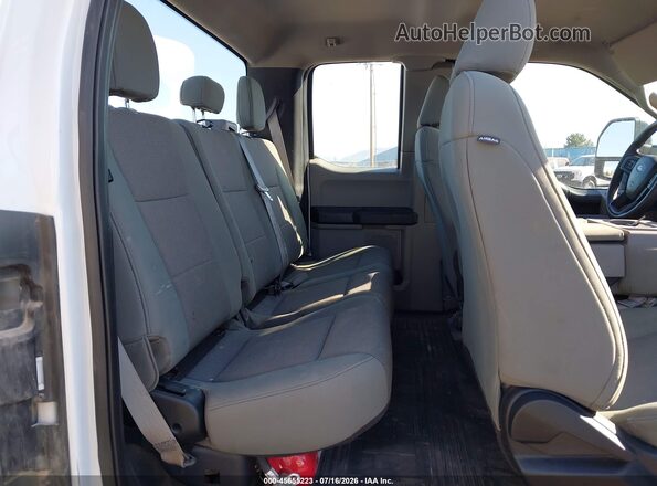 1FT7X2B64JEC84082 2018 FORD F-250 White VIN կոդի պիտակի տեսք