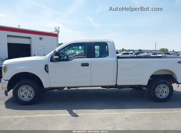 1FT7X2B66JEC83922 2018 FORD F-250 White 