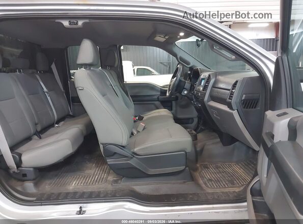 1FT7X2B67HED53809 2017 FORD F-250 Серебряный Вид салона спереди
