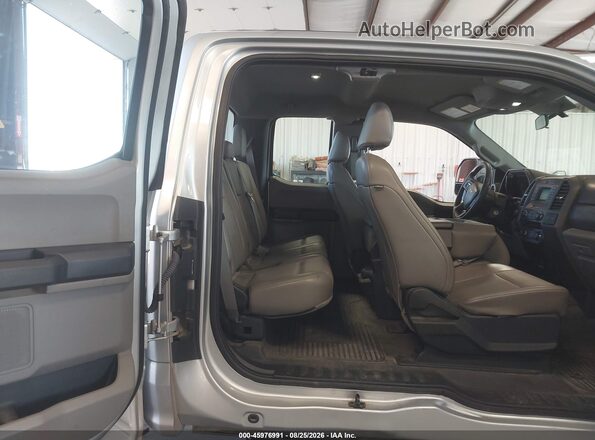 1FT7X2B68JEC69973 2018 FORD F-250 Silver Vista de la etiqueta del VIN