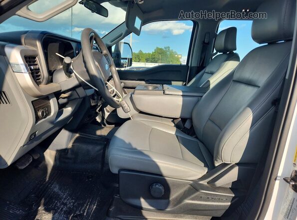 1FT8W2BT1SEC71529 2025 FORD F250 White Vista interior delantera