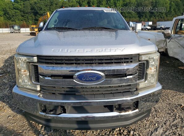 1FT8W3DT5HEE16745 2017 FORD F350 Silver Front view