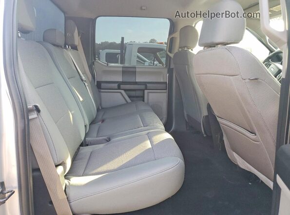 1FT8W3DT5HEE16745 2017 FORD F350 Silver Rear seats view