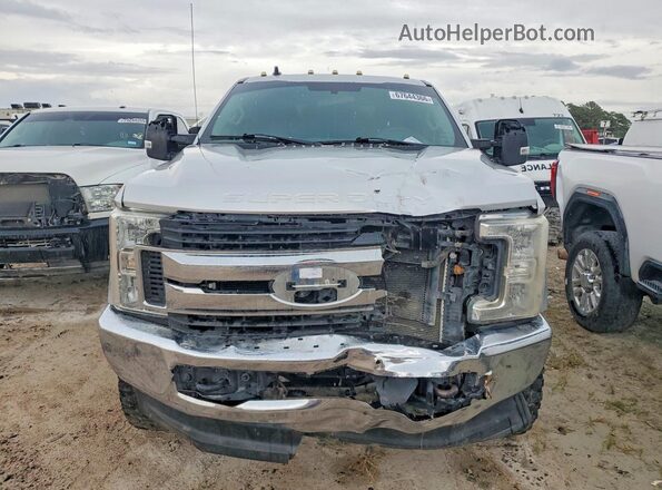 1FT8W3DTXKEE32334 2019 FORD F350 Серебряный Вид спереди