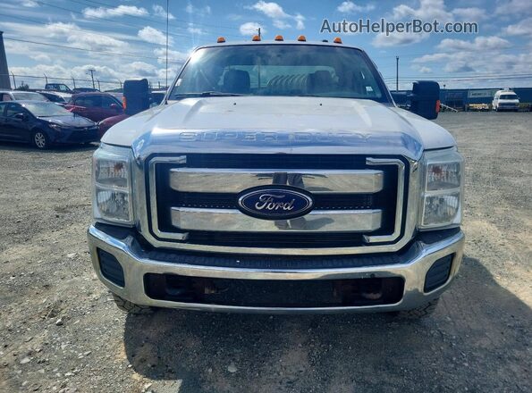 1FT8X3DT2GEB36051 2016 FORD F350 White Widok z przodu