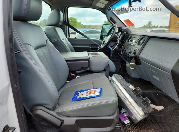 1FTBF2A66GEB61942 2016 FORD F250 White Vista de los asientos traseros