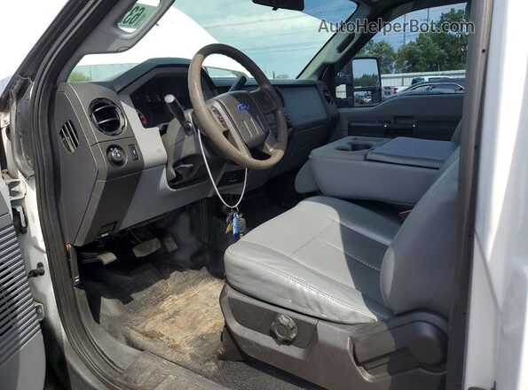 1FTBF2B61GEB25736 2016 FORD F250 White Dashboard view