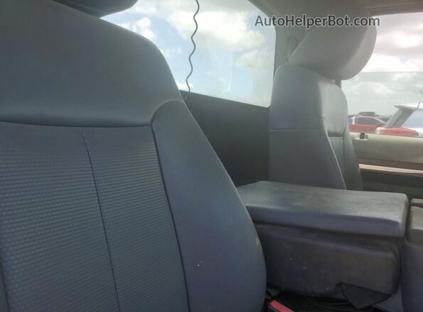 1FTBF2B66GED00739 2016 FORD F250 White Vista de los asientos traseros