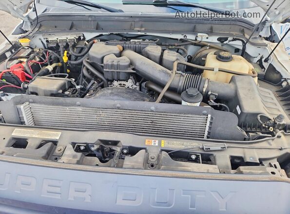 1FTBF2B6XGEB16663 2016 FORD F250 White Вид задньої частини салону