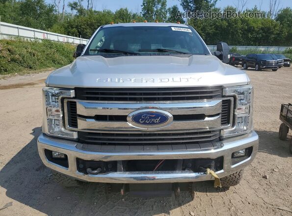 1FTBF2B6XJEC71978 2018 FORD F250 Silver წინა ხედი