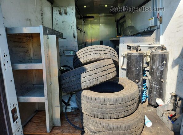 1FTBF4XG7HKB11551 2017 FORD TRANSIT White Widok tylnych siedzeń