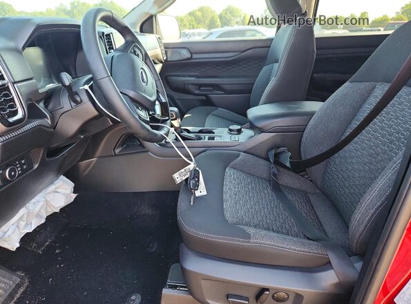 1FTER4HH8TLE04017 2026 FORD RANGER Red Vista interior delantera