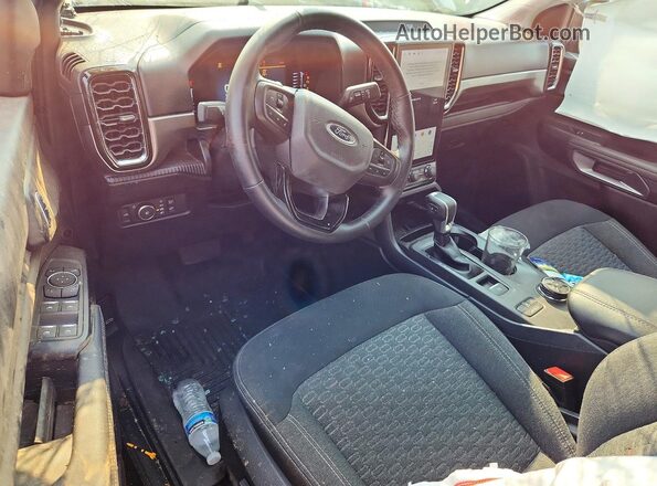 1FTER4HP4RLE60021 2024 FORD RANGER Черный Вид панели приборов