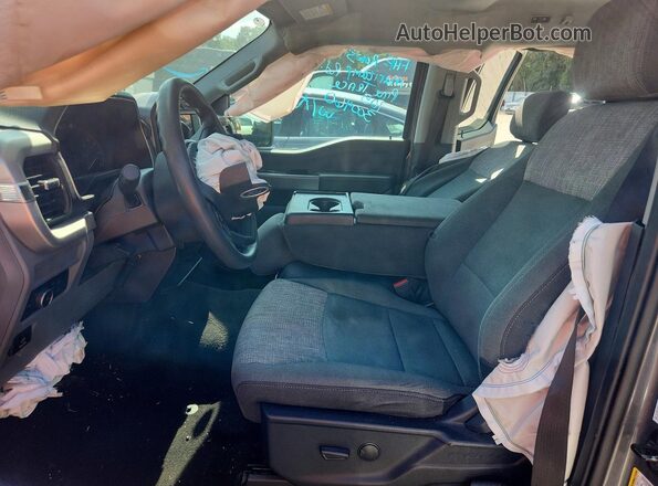 1FTEW1C56PKD24098 2023 FORD F150 Gray Widok wnętrza z przodu
