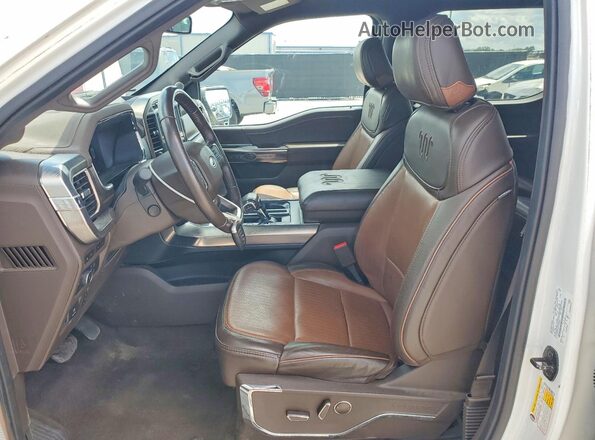 1FTEW1C82PFA60865 2023 FORD F150 White Вид салону спереду