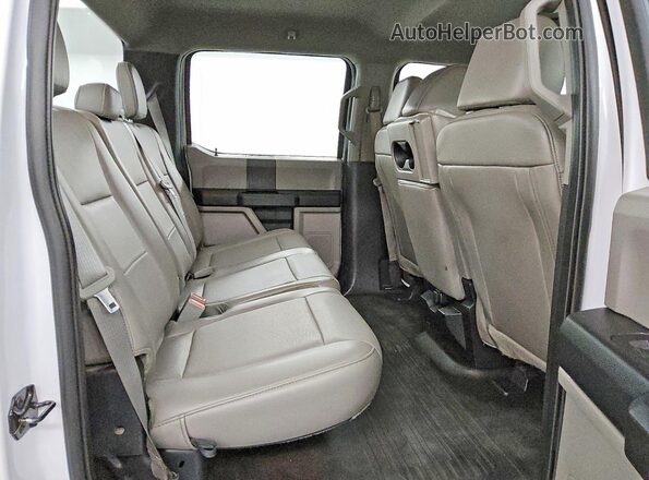 1FTEW1CP5LKD39879 2020 FORD F150 Белый Вид задних сидений