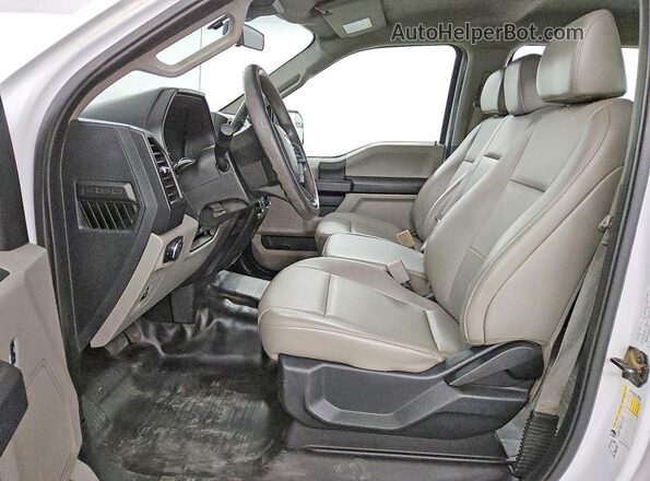 1FTEW1CP5LKD39879 2020 FORD F150 Белый Вид салона спереди