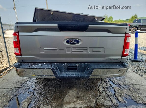 1FTEW1CP6NKE07433 2022 FORD F150 Серебряный Вид сзади