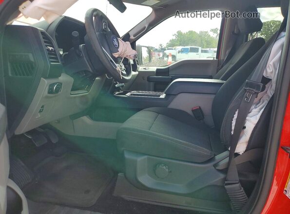 1FTEW1CPXHKE06063 2017 FORD F150 Red Вид салону спереду