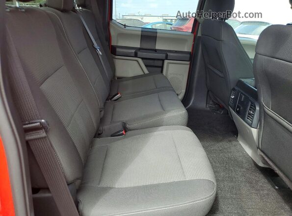 1FTEW1CPXHKE06063 2017 FORD F150 Red Вид задніх сидінь