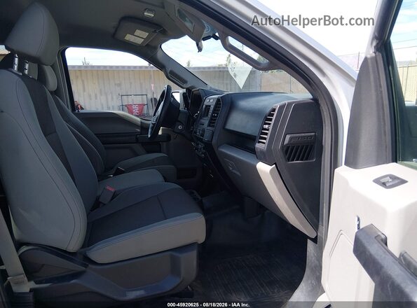 1FTEW1E82HKE26488 2017 FORD F150 Серый Вид салона спереди