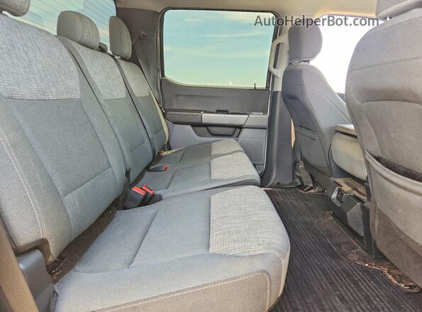 1FTEW1EBXNFA18577 2022 FORD F150 White Widok tylnych siedzeń