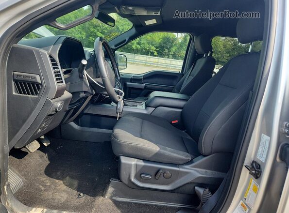 1FTEW1EP4KFC30415 2019 FORD F150 Silver Widok wnętrza z przodu