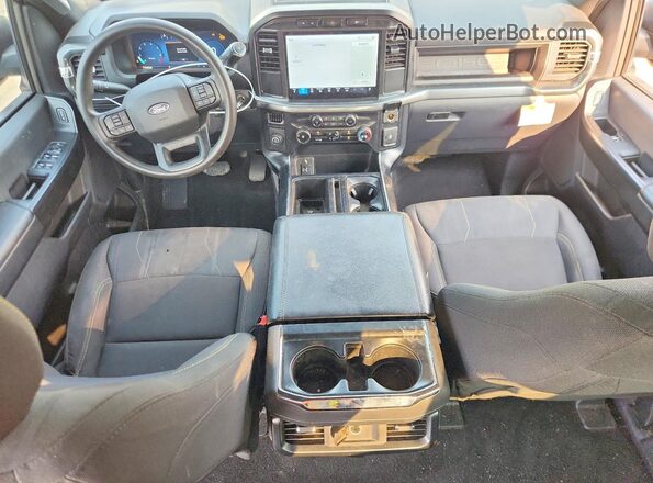 1FTEW2KP2RKE75032 2024 FORD F150 Серебряный Вид панели приборов