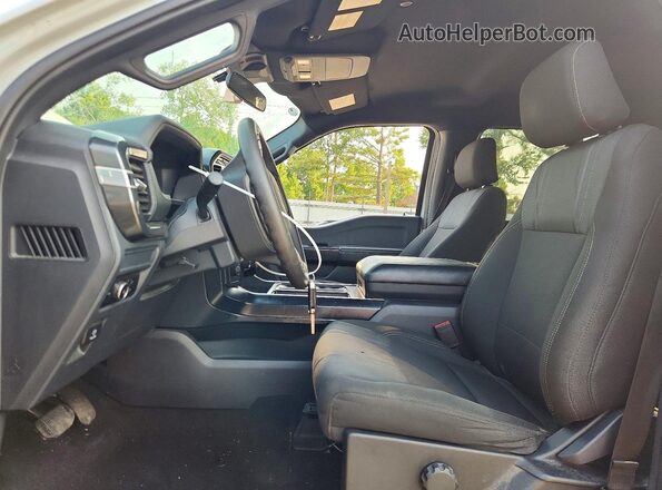 1FTEW2KP2RKE75032 2024 FORD F150 Серебряный Вид салона спереди