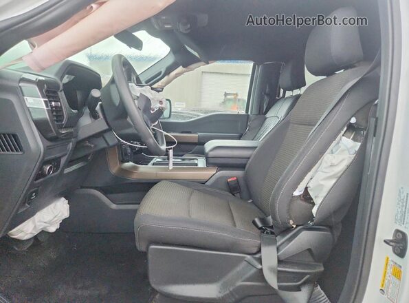 1FTEW2LPXRFB91848 2024 FORD F150 White Widok wnętrza z przodu