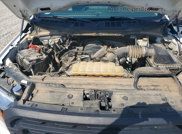 1FTEX1C57NKE49850 2022 FORD F150 White Вид задньої частини салону