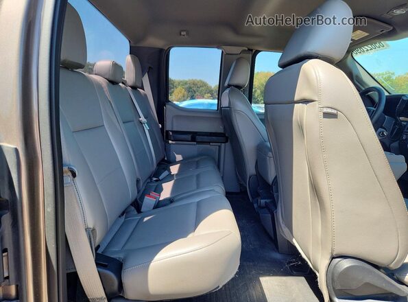 1FTEX1C58JKD78071 2018 FORD F150 Gray Widok tylnych siedzeń