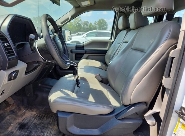 1FTEX1C59JFA55625 2018 FORD F150 Белый Вид салона спереди