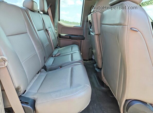 1FTEX1C59JFA55625 2018 FORD F150 Белый Вид задних сидений