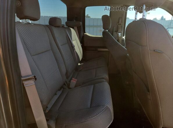 1FTEX1CBXKKF29323 2019 FORD F150 Gray Widok tylnych siedzeń