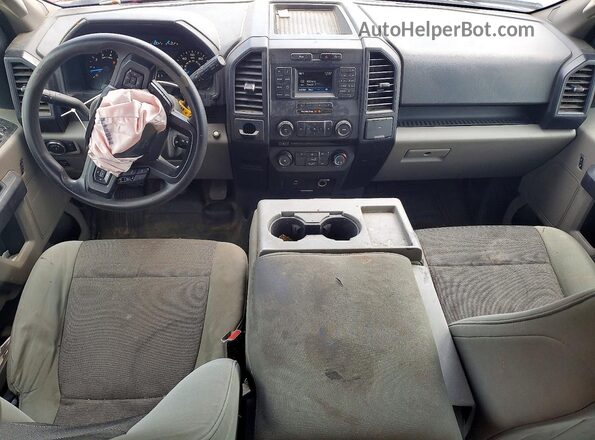 1FTEX1CP1HKC80205 2017 FORD F150 Красный Вид панели приборов