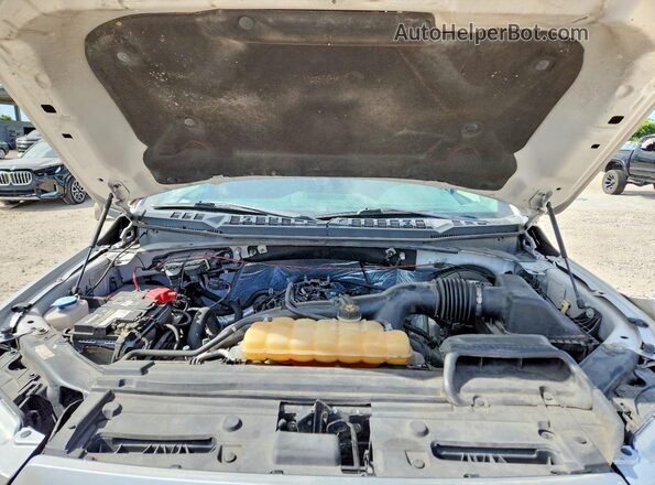 1FTEX1CP6HFA64472 2017 FORD F150 Silver Widok wnętrza z tyłu